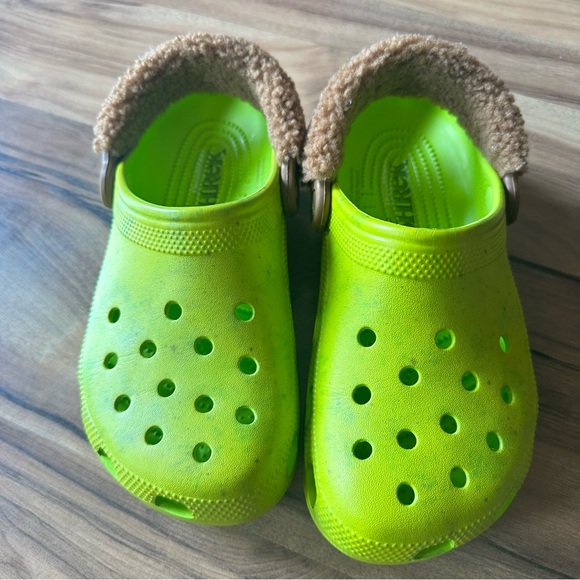 Shrek Crocs - Picture 2 of 5
